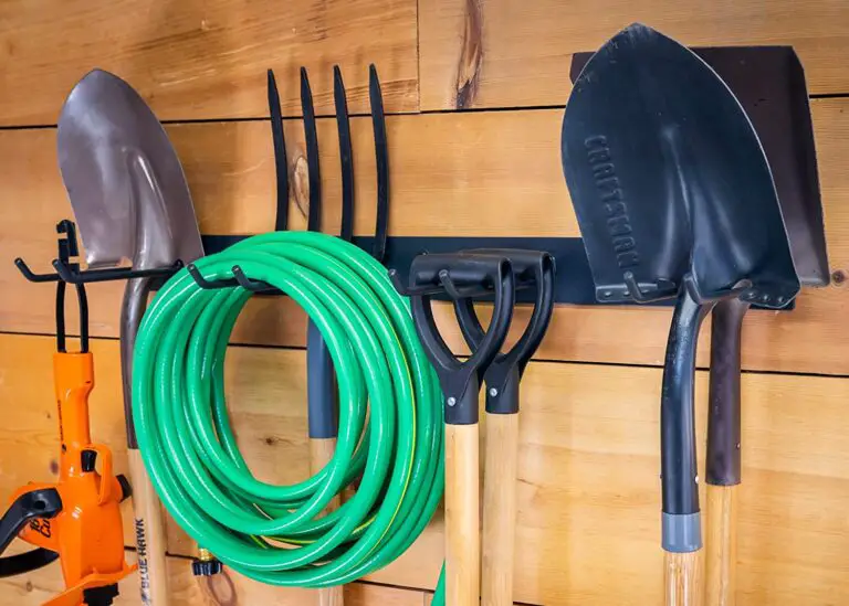 11 Farmhouse Garage Ideas That’ll Make Your Car Refuse to Leave