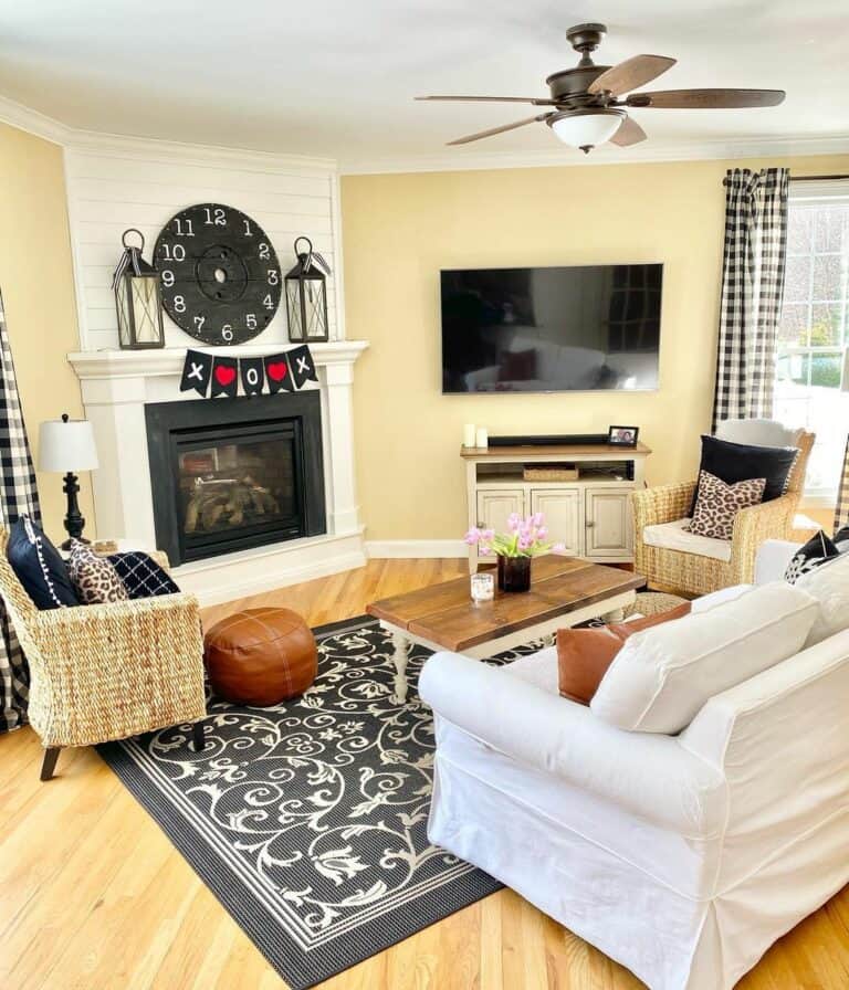 Charming Farmhouse-style Small Living Room