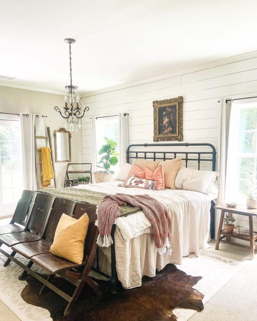 Farmhouse Boho Bedroom: A Vintage Retreat