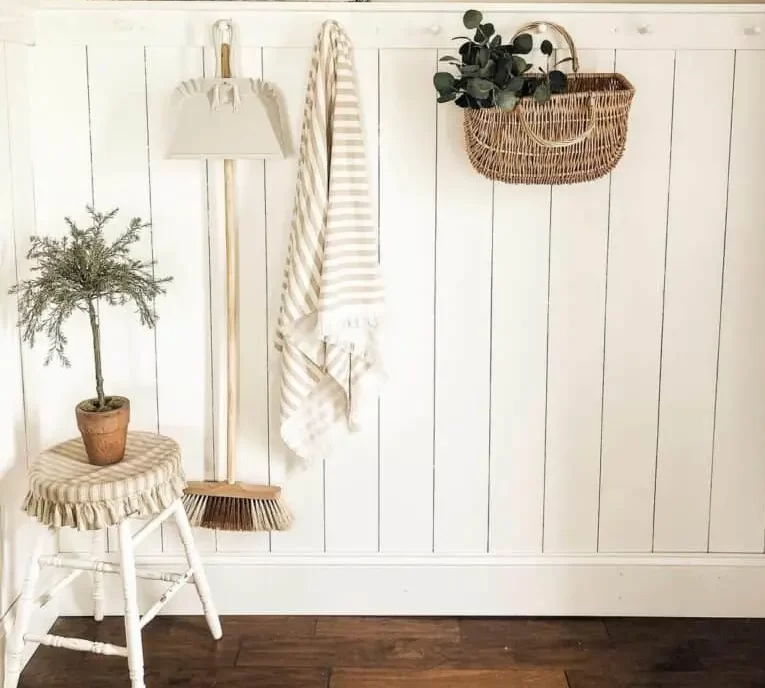 7+ Amazing Ideas to Use ‘White Dove’ by Benjamin Moore in Your Farmhouse-Style Home