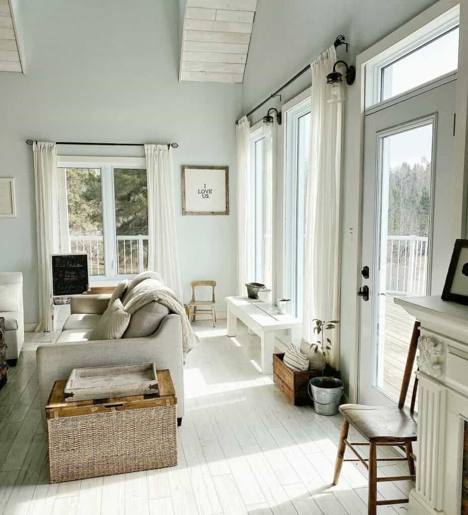 Luminous and Airy Drapery