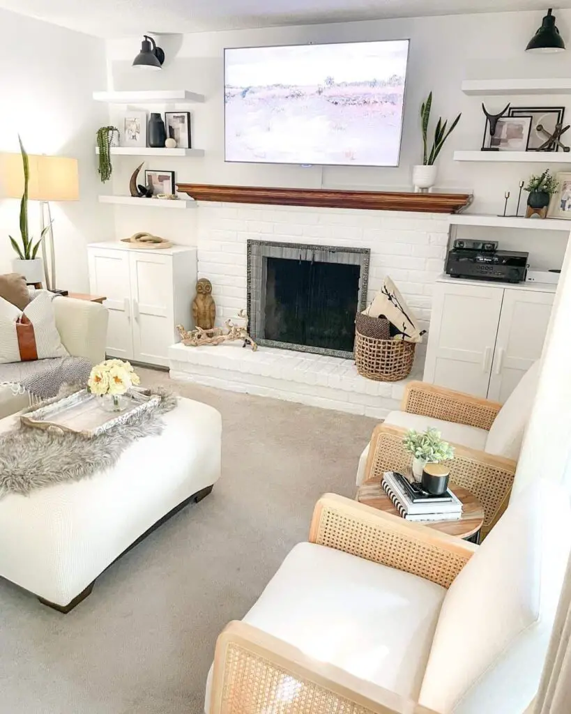 Modern Farmhouse Living Room: TV Layout Ideas