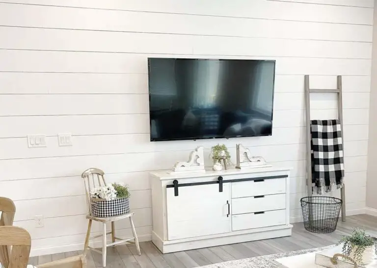 7+ Farmhouse TV Wall Design Ideas Perfect for Achieving a Balance of Old and New