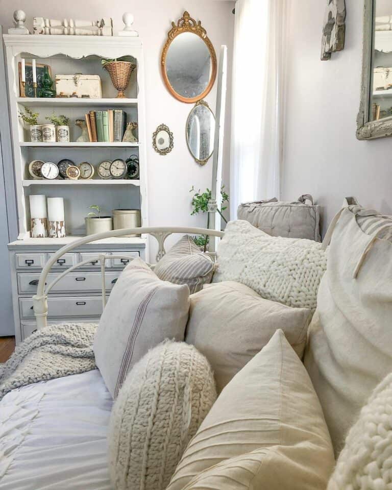 Timeless Beauty: White Metal Daybed in the Living Room