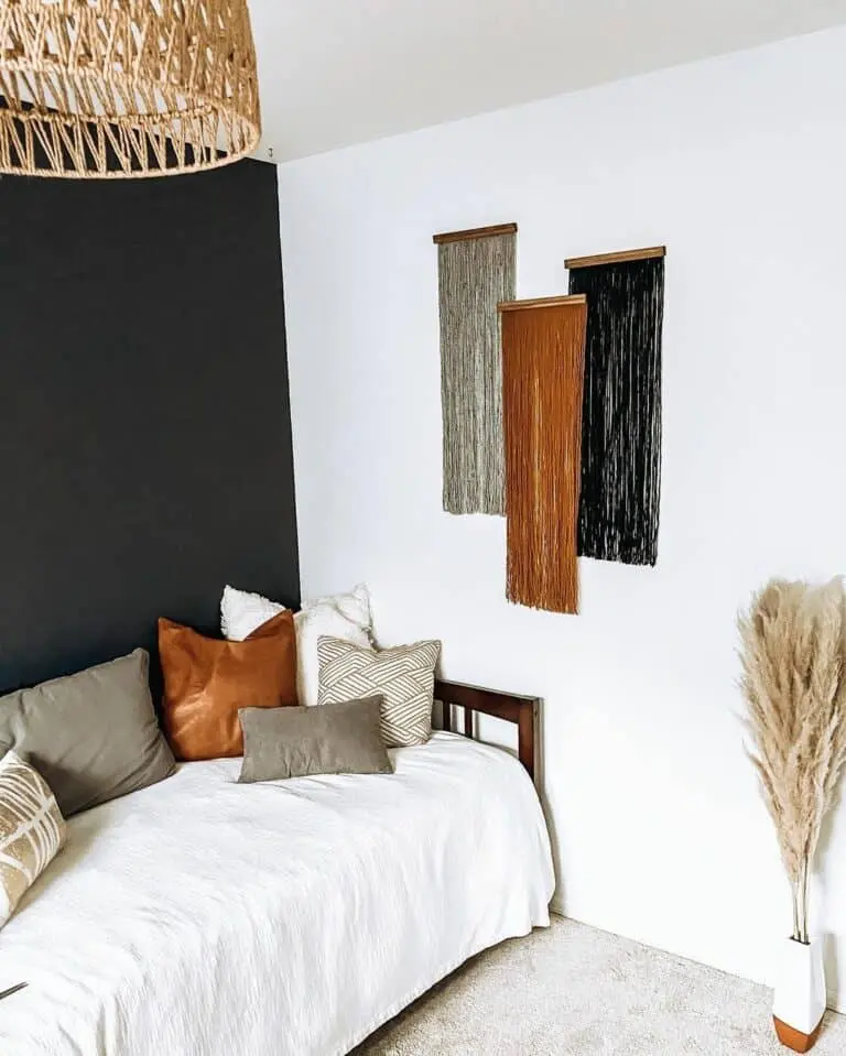 Boho Chic with Macramé Wall Décor and Earthy Tones