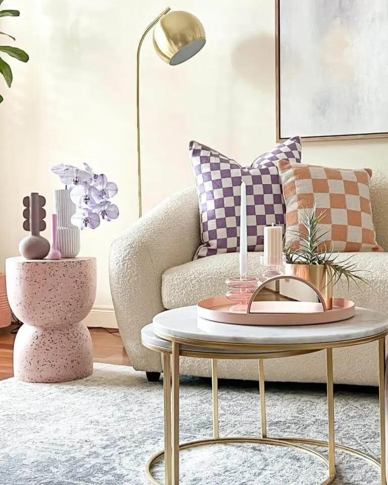  Cheerful Living Room with Checkered Pillows