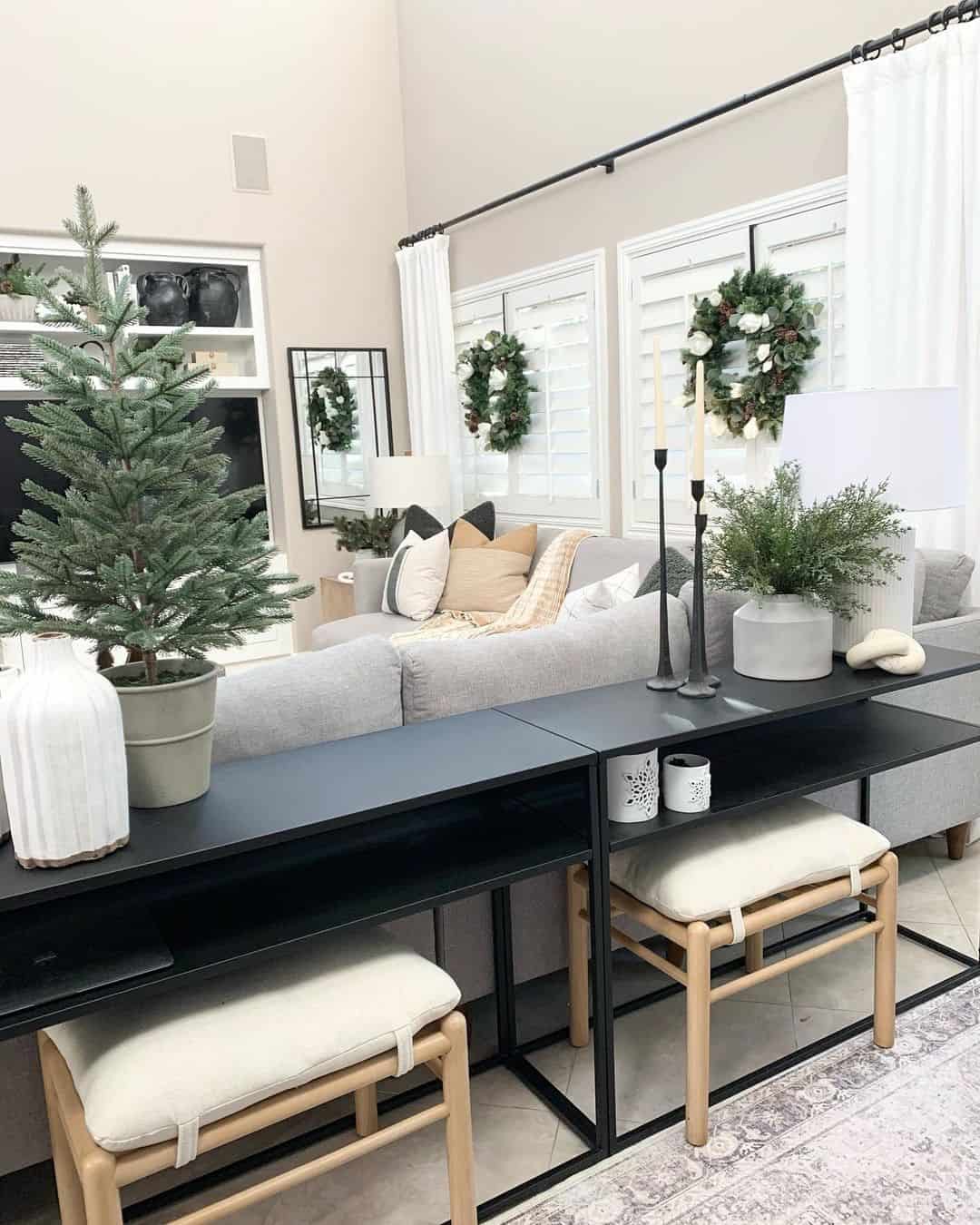 Christmas Elegance: Console Table Decor Behind the Sofa