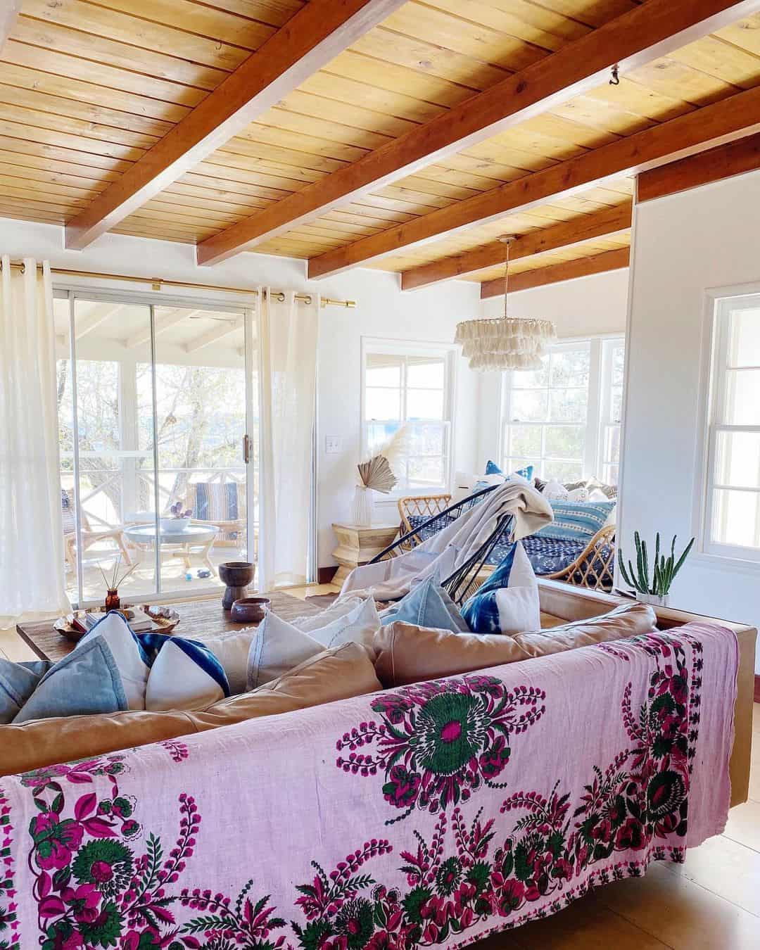 Coastal Escape: Vibrant Living Room Decor