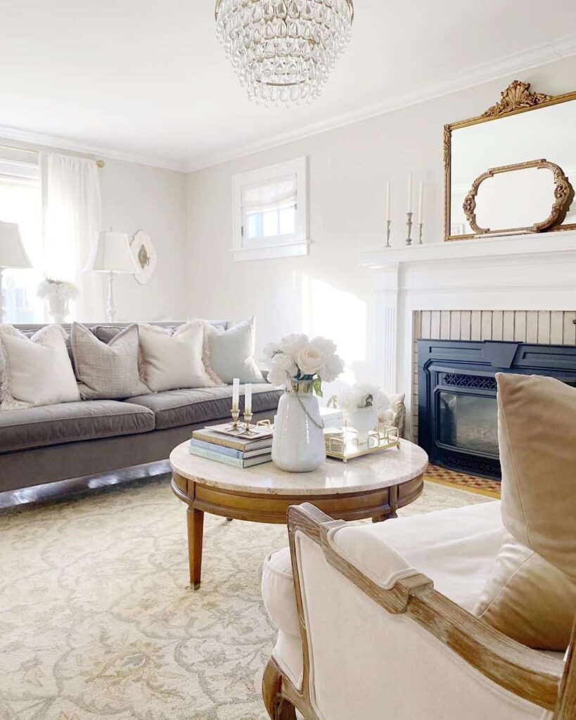 7+ Mirror Ideas for a Dramatic Transformation of Your Farmhouse Living Room