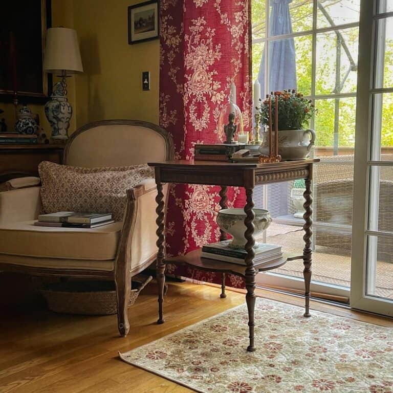  European Sitting Room with French Spindle Leg Table