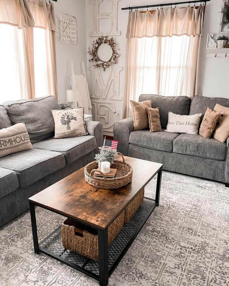 Rustic Farmhouse Living Room Inspiration