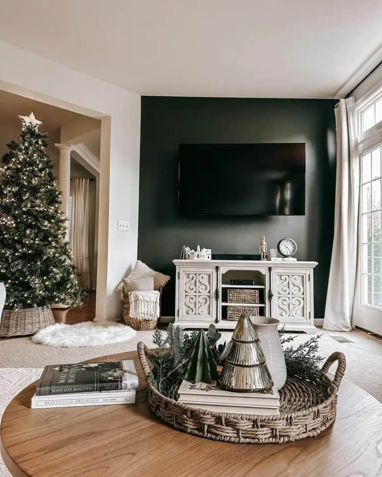 Stylish Christmas Décor for a Modern Lounge