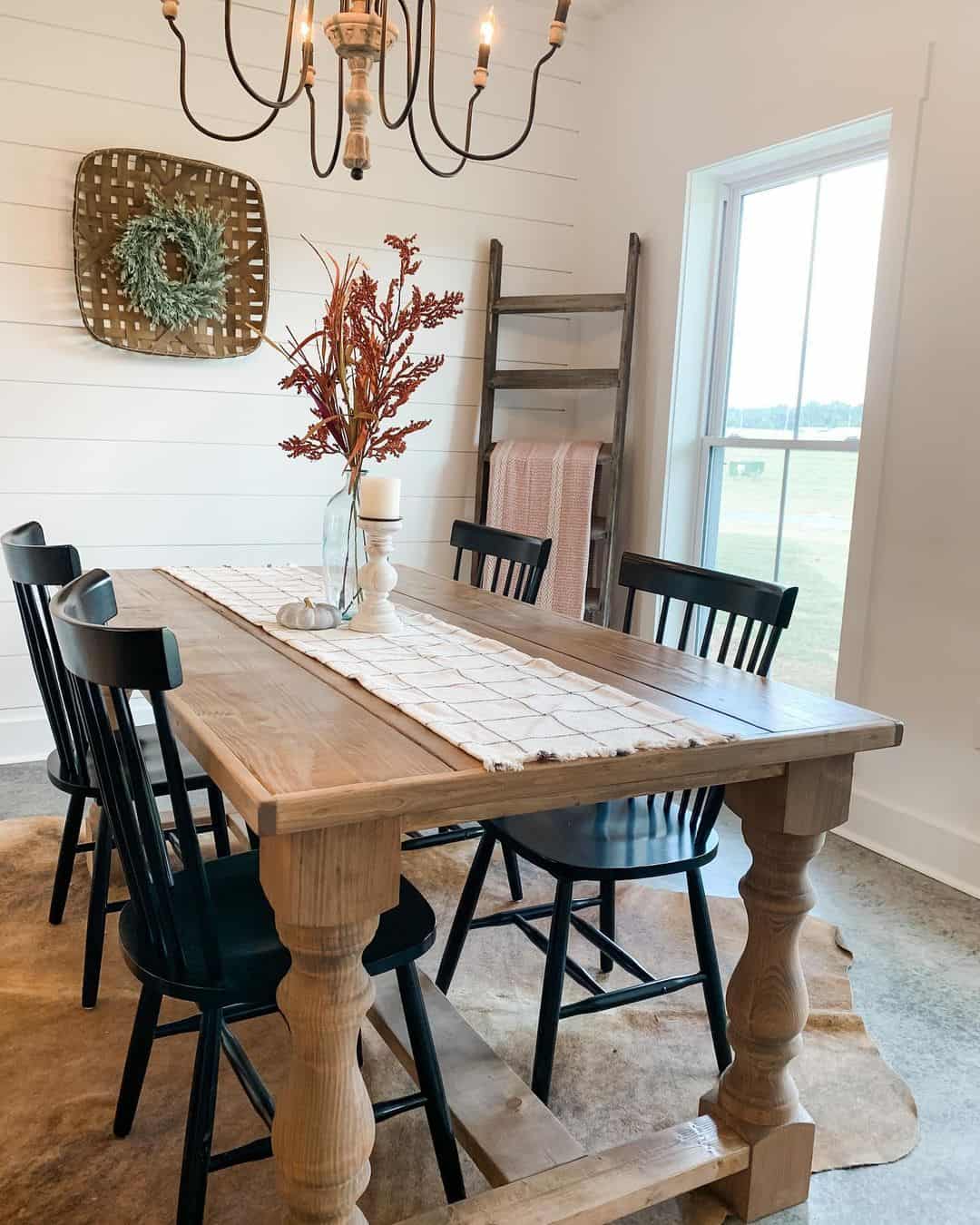 A Fusion of Rustic Charm and Modern Comfort in the Dining Room