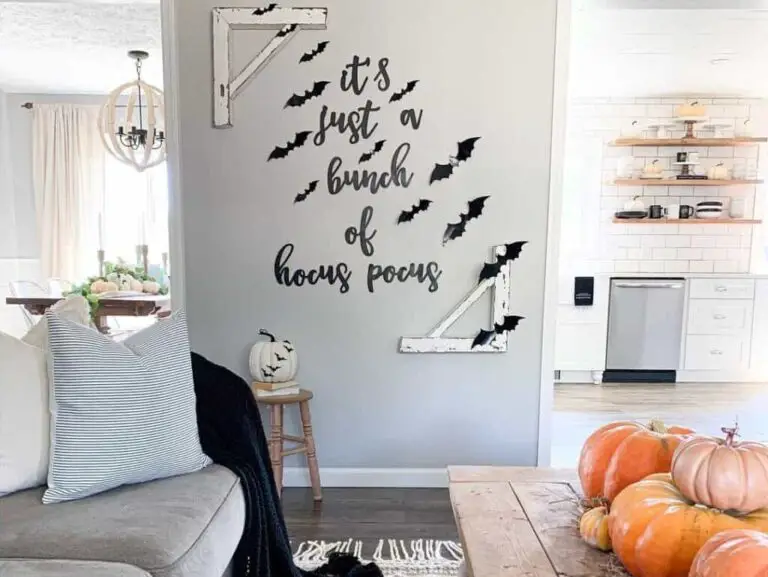 7+ Bewitching Hocus Pocus Halloween Décor Ideas for Your Farmhouse-style home