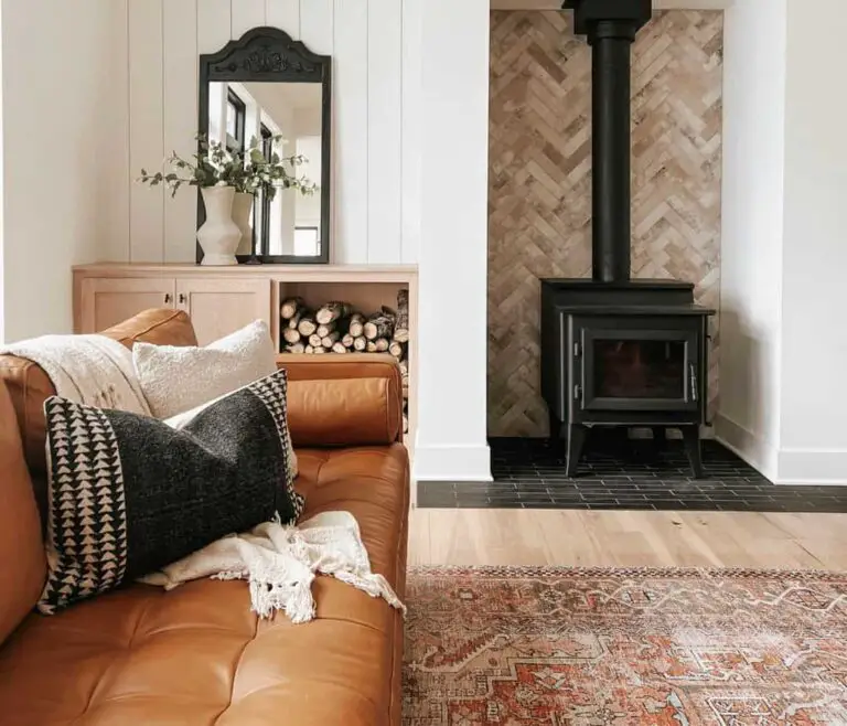 7+ Stylish Herringbone Accent Wall Ideas for an Elegant Farmhouse-style Home