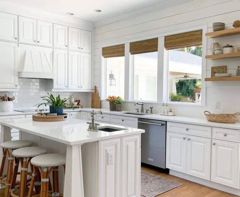 7+ Breathtaking Coastal Farmhouse Kitchen Ideas to Refresh Your Space