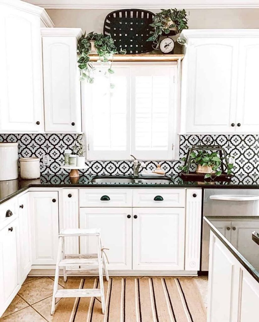 7+ Elegant White Cabinet Farmhouse Kitchen Backsplash Ideas – My Modern ...