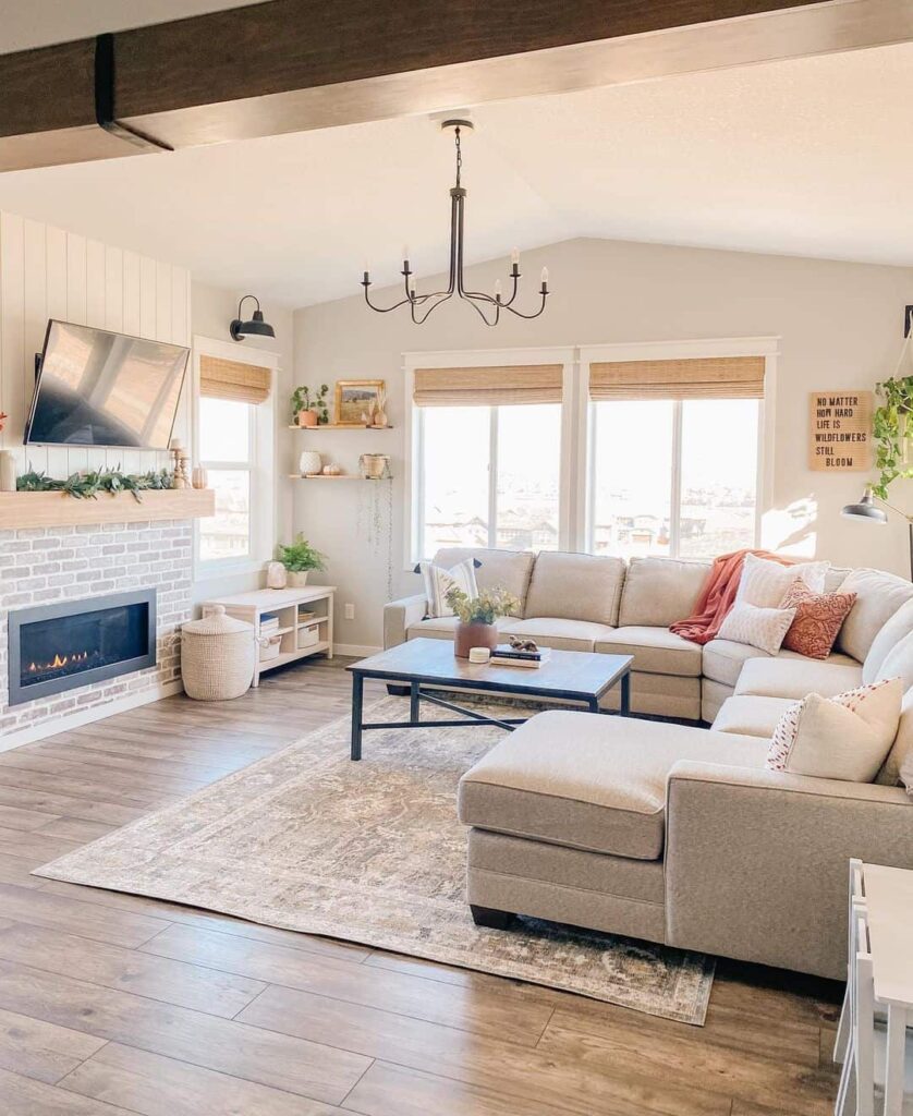 7+ Warm Farmhouse Living Rooms with Sectionals and Fireplace