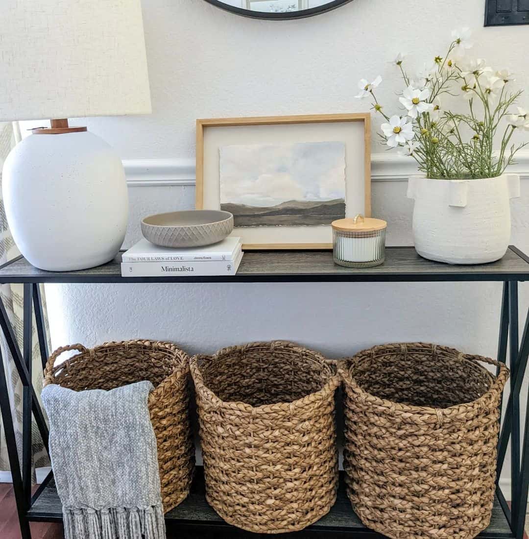Chic Contrast in the Modern Farmhouse Entryway