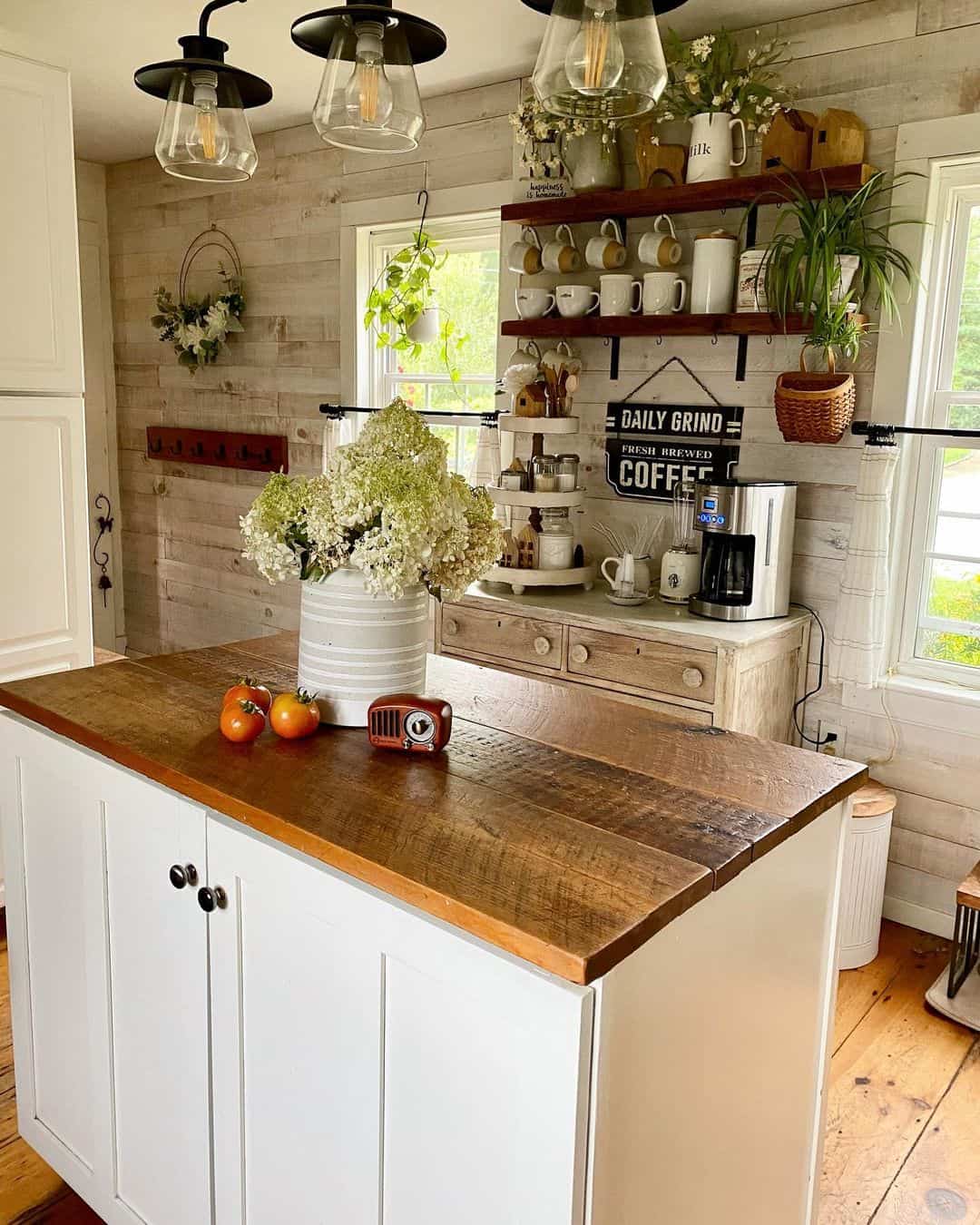 Décor Ideas for Country Kitchen Shelves