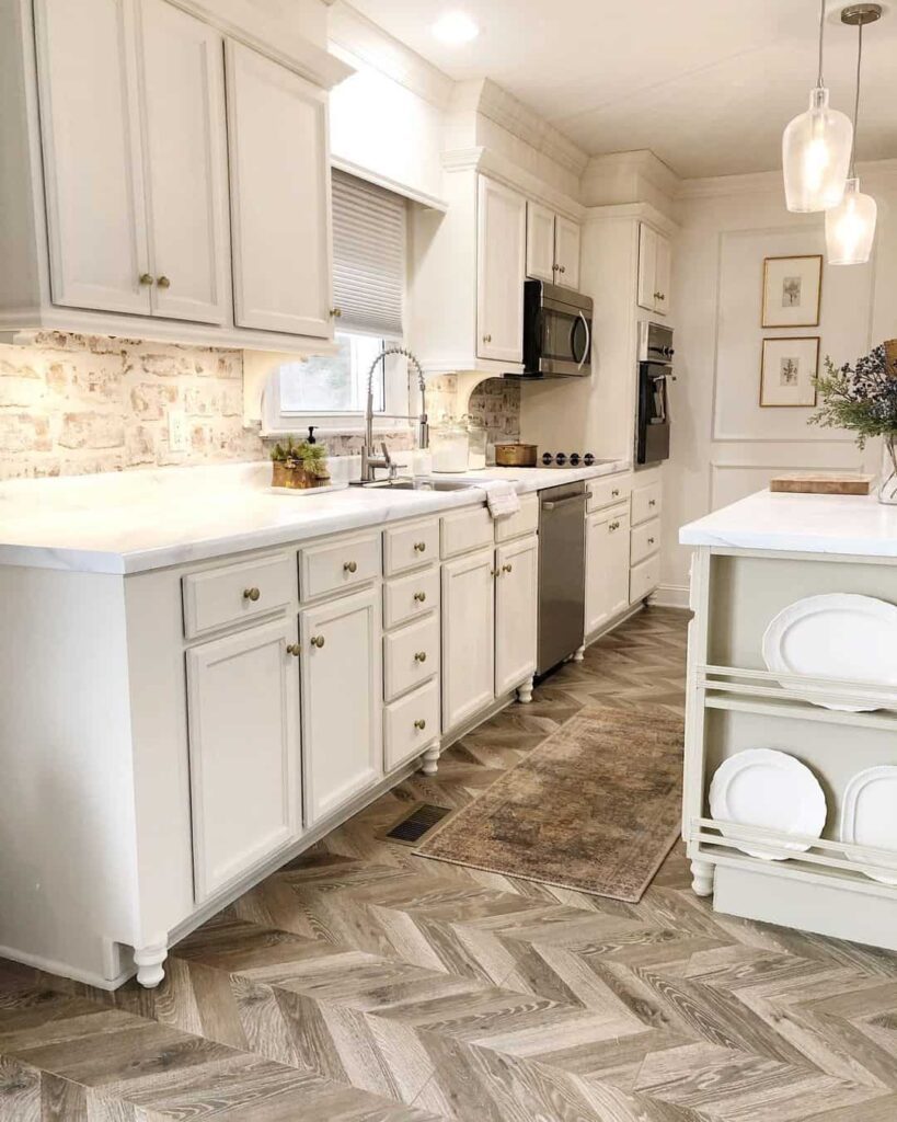 7+ Wall Accent Ideas to Enliven Your Farmhouse Kitchen Walls