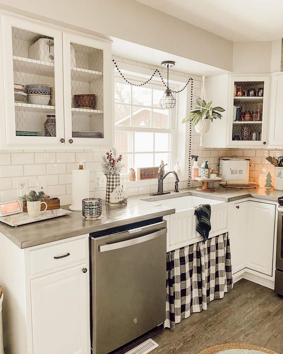 Gray-Toned Farmhouse Kitchen