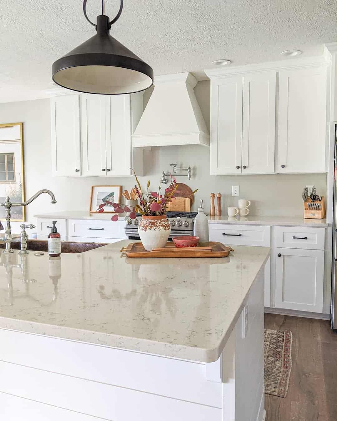 Mixing White Shades in Kitchen Décor