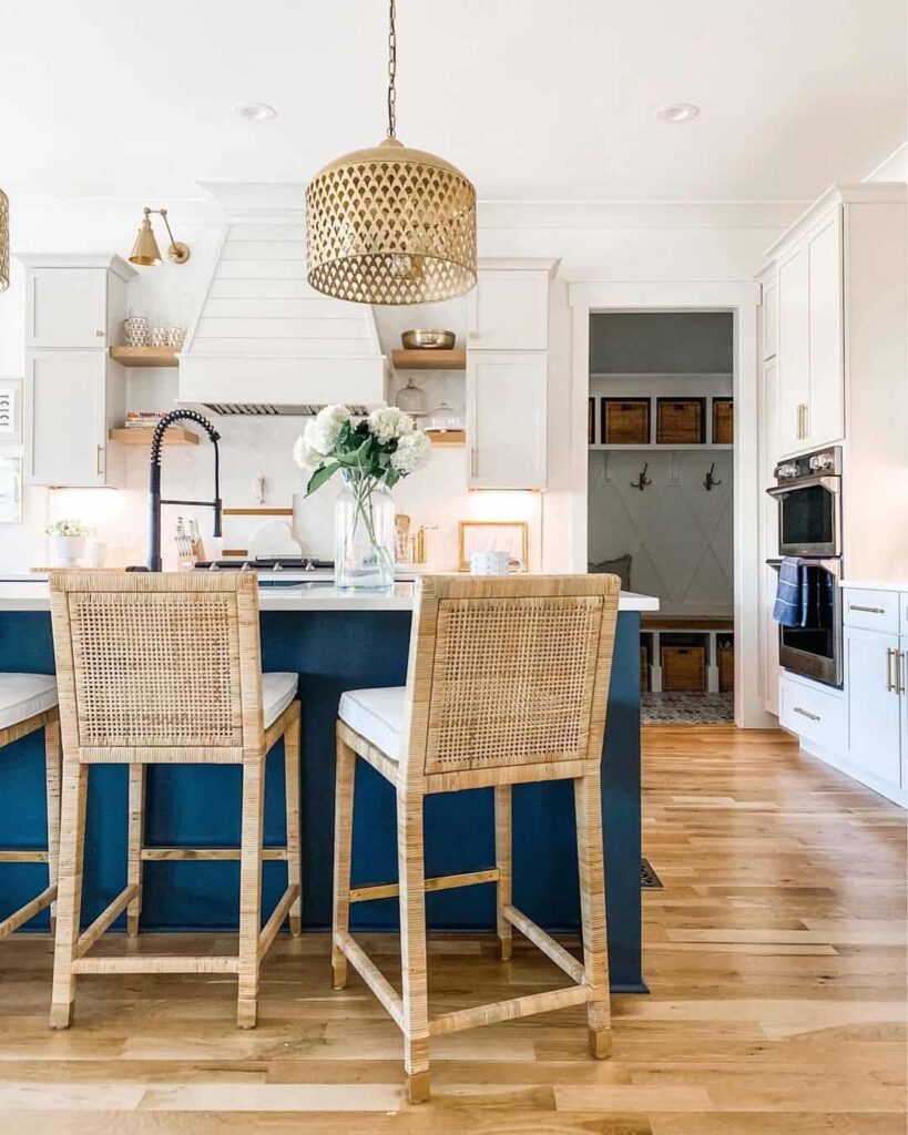 7+ Navy Island Ideas for a Farmhouse Kitchen Update - My Modern Cave