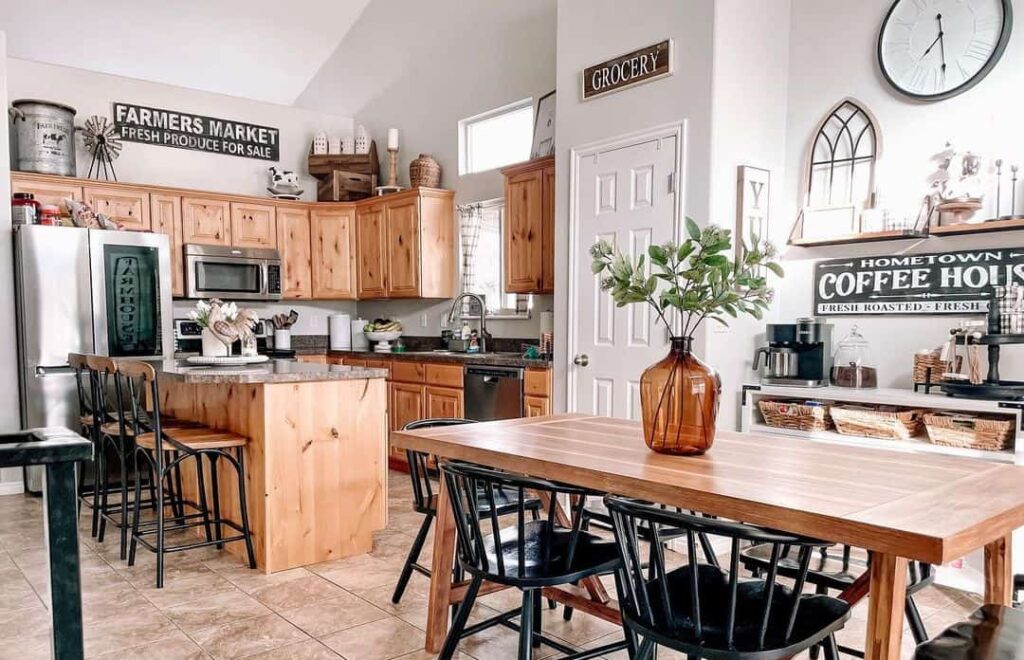 7+ Modern Farmhouse Kitchen Ideas with Oak Cabinets