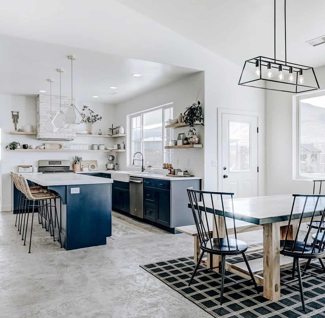 Open-concept Kitchen with Navy Island and Cozy Dining Area