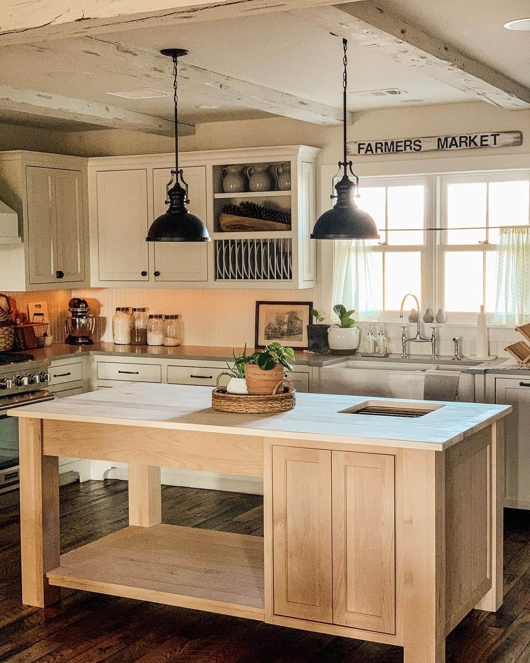 Radiant Rustic Charm in the Farmhouse Kitchen