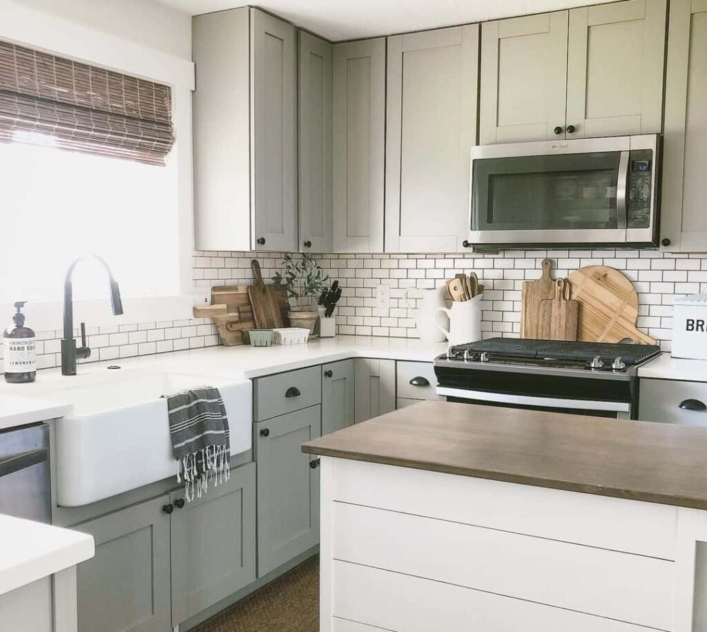 7+ Timeless Gray Kitchen Ideas for a Farmhouse That Exudes Elegance