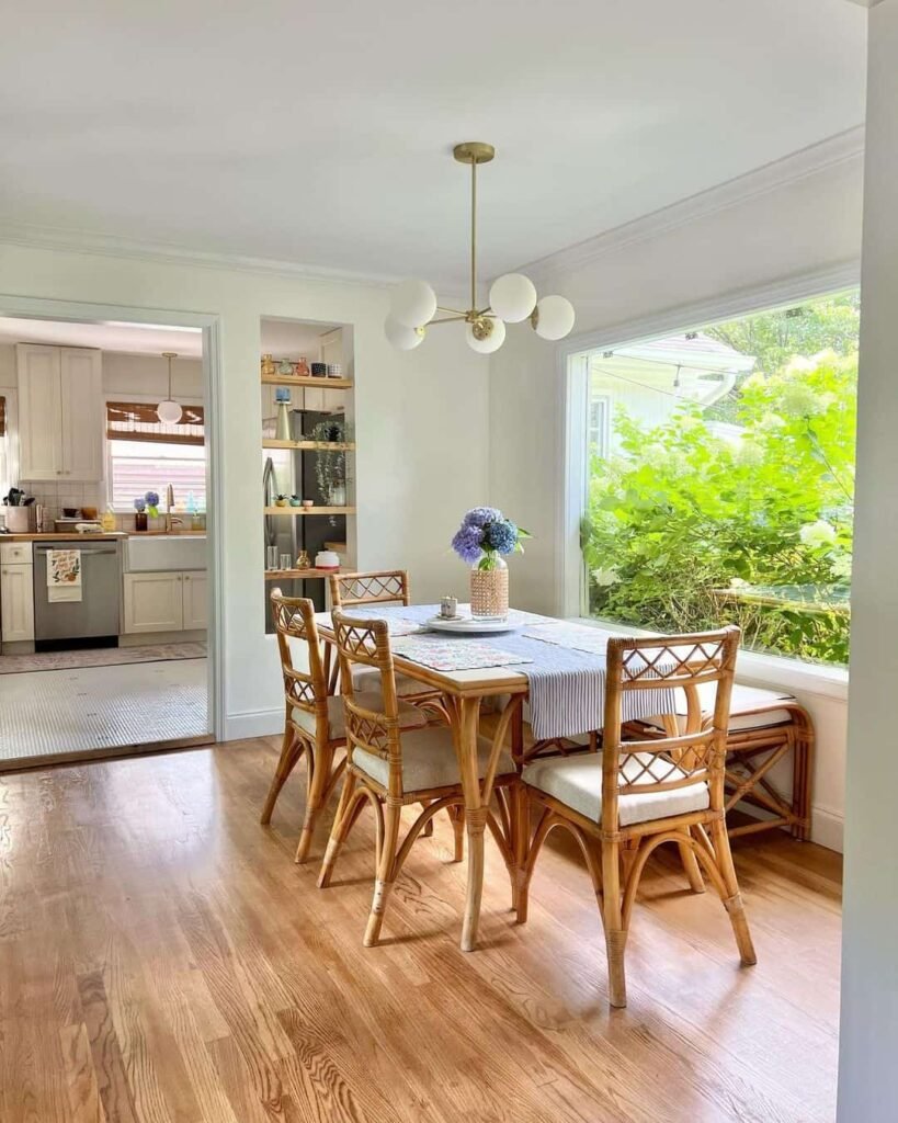 7+ Ideas for Creating a Cozy Breakfast Nook in Your Farmhouse Kitchen