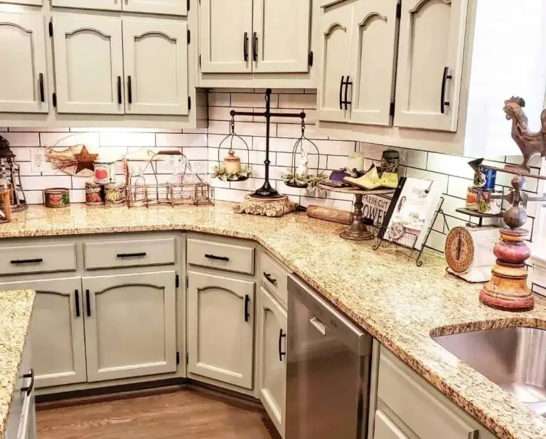 7+ Innovative Farmhouse Kitchen Cabinet Ideas To Inspire Your Renovation