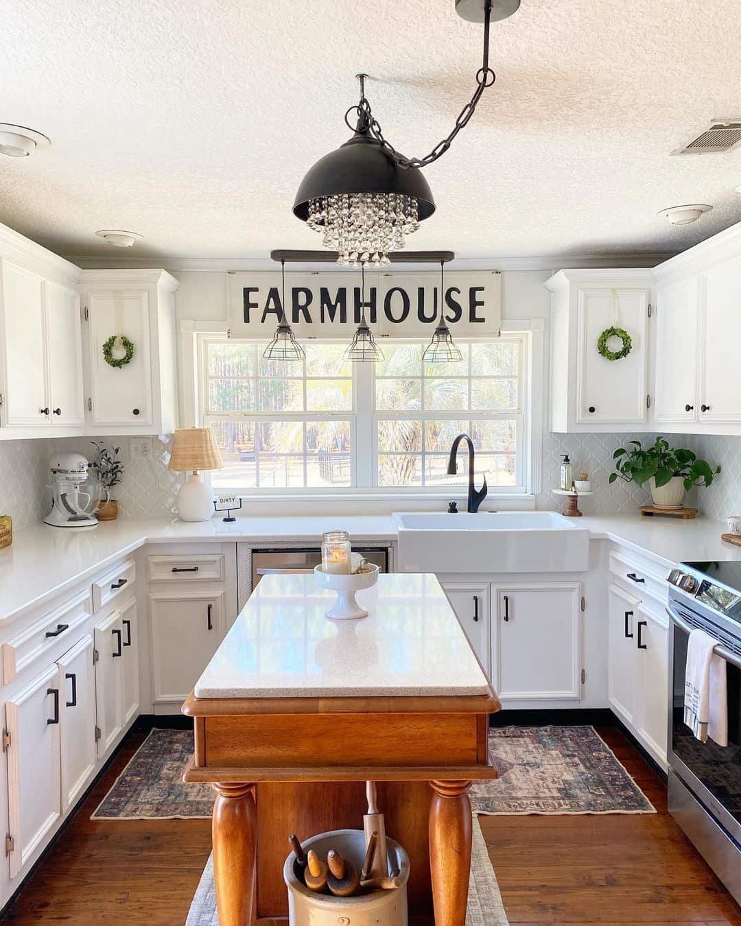 Unique Fixtures for Farmhouse Ambiance
