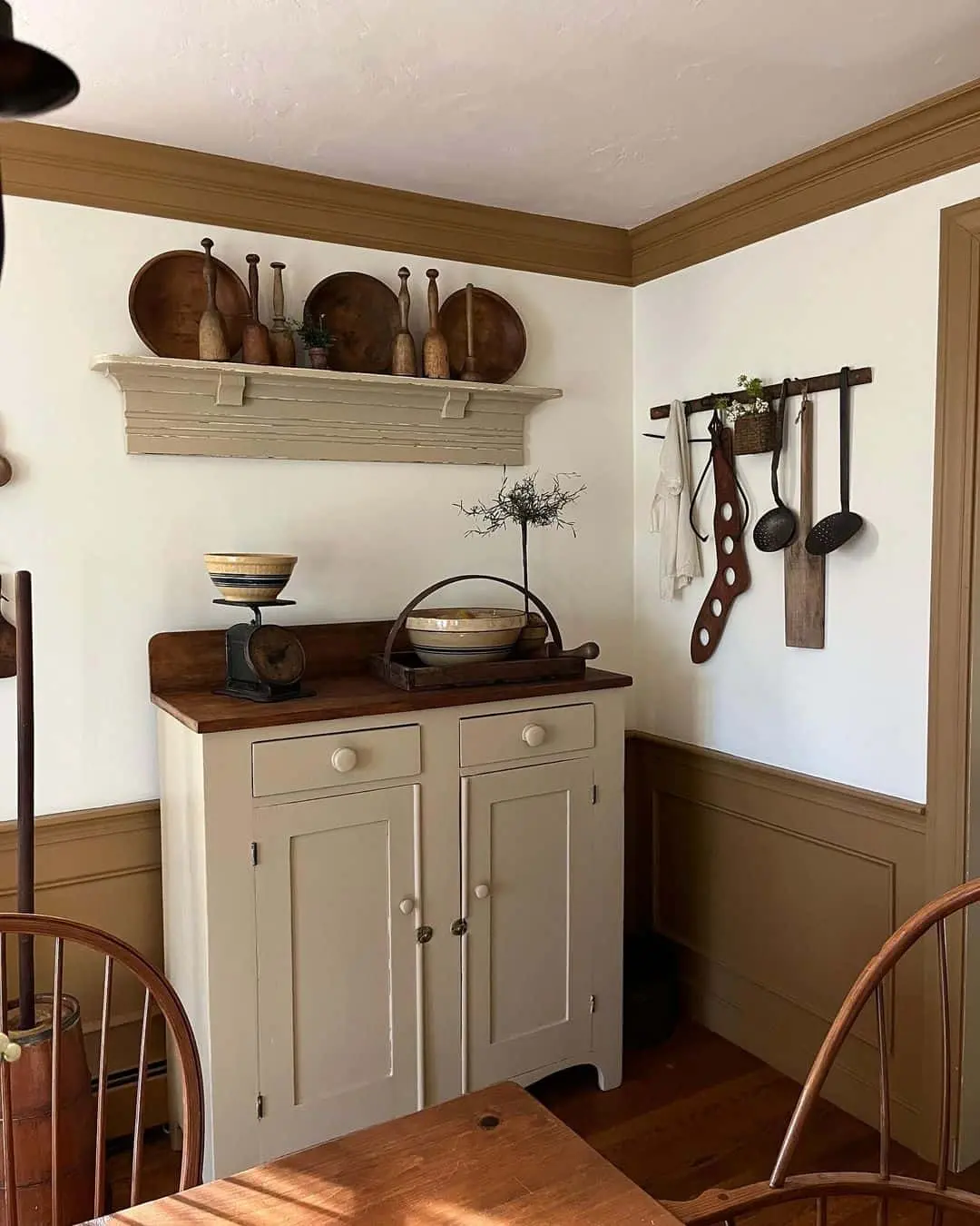 Antique Charm on Freshly Painted Kitchen Walls