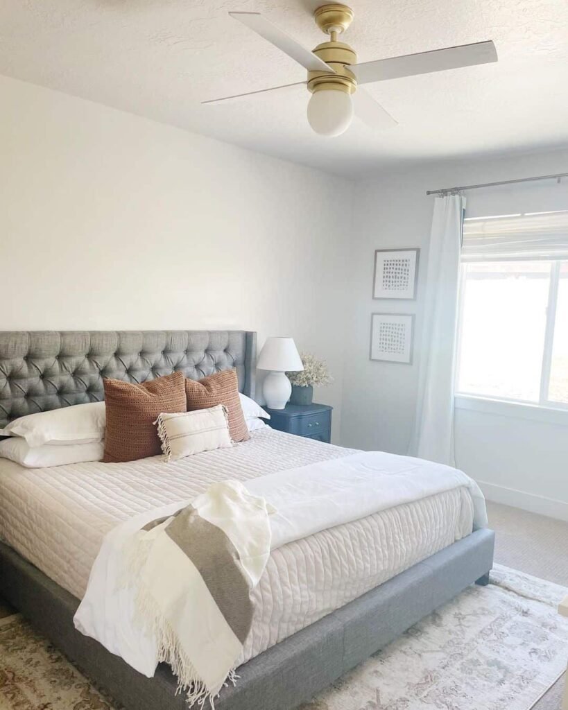 7+ Elegant Beige and Grey Farmhouse Bedroom Ideas for a Chic Look
