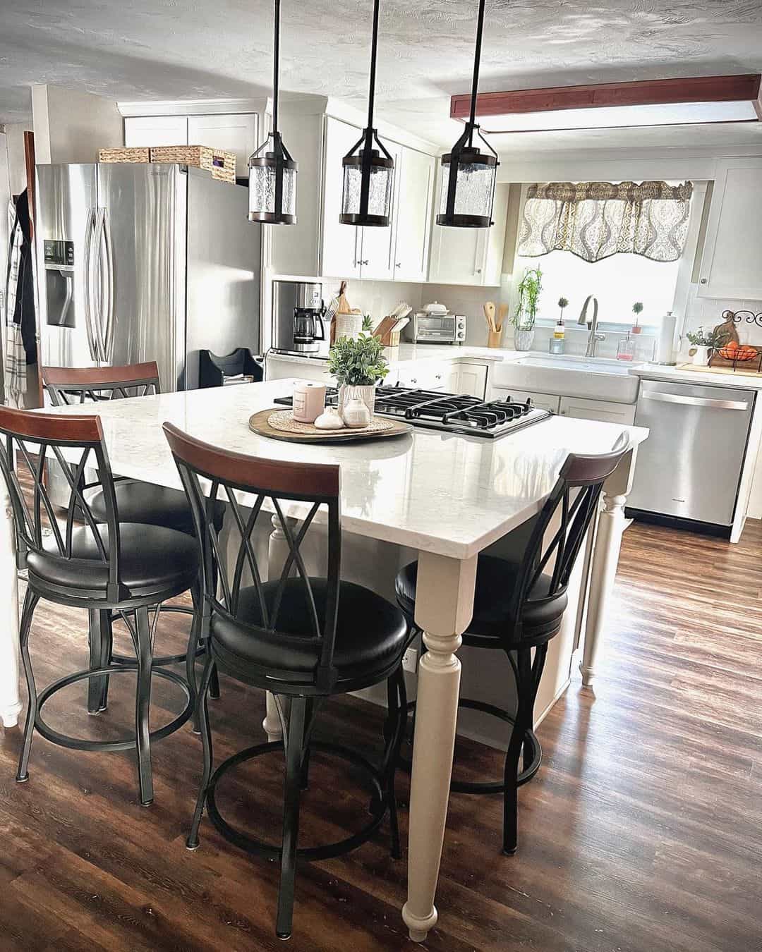 Endearing Seating: Kitchen Island Finale