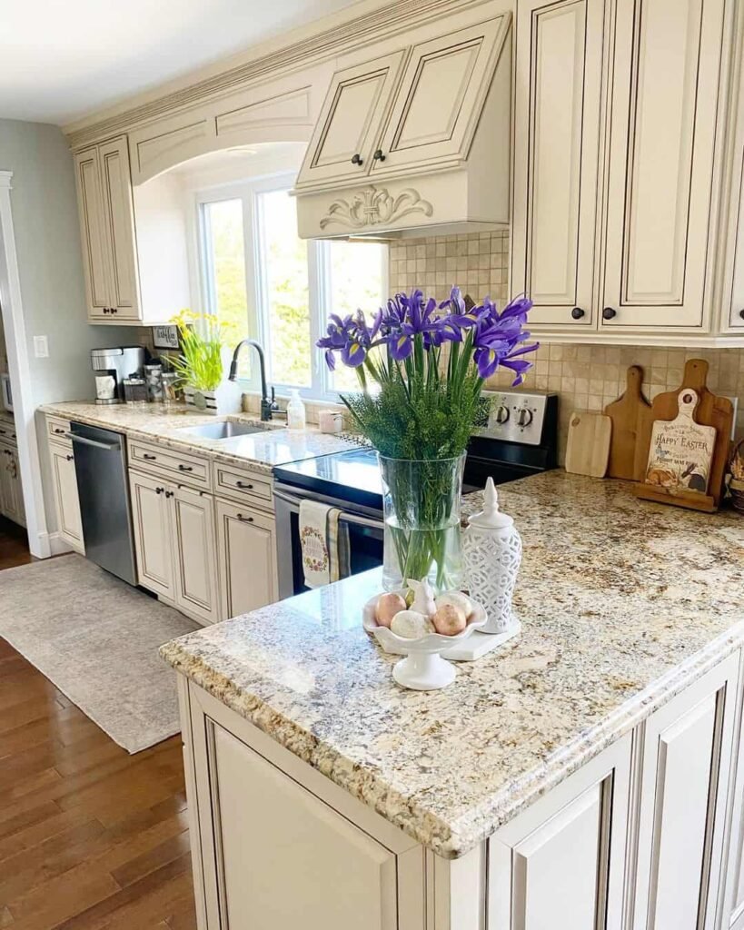 7+ Farmhouse Kitchen Ideas With Black Hardware and Stainless Appliances ...