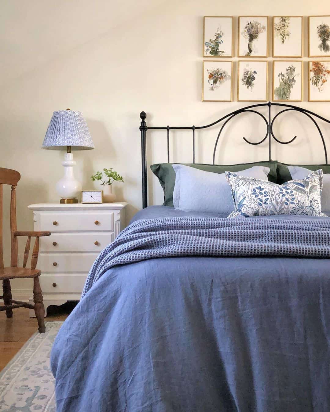 Bedroom Decor with Artistic Flair and Blue Accents