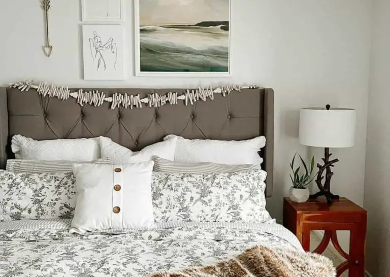 7+ Dreamy Beach-Inspired Farmhouse Bedrooms for Relaxing Nights