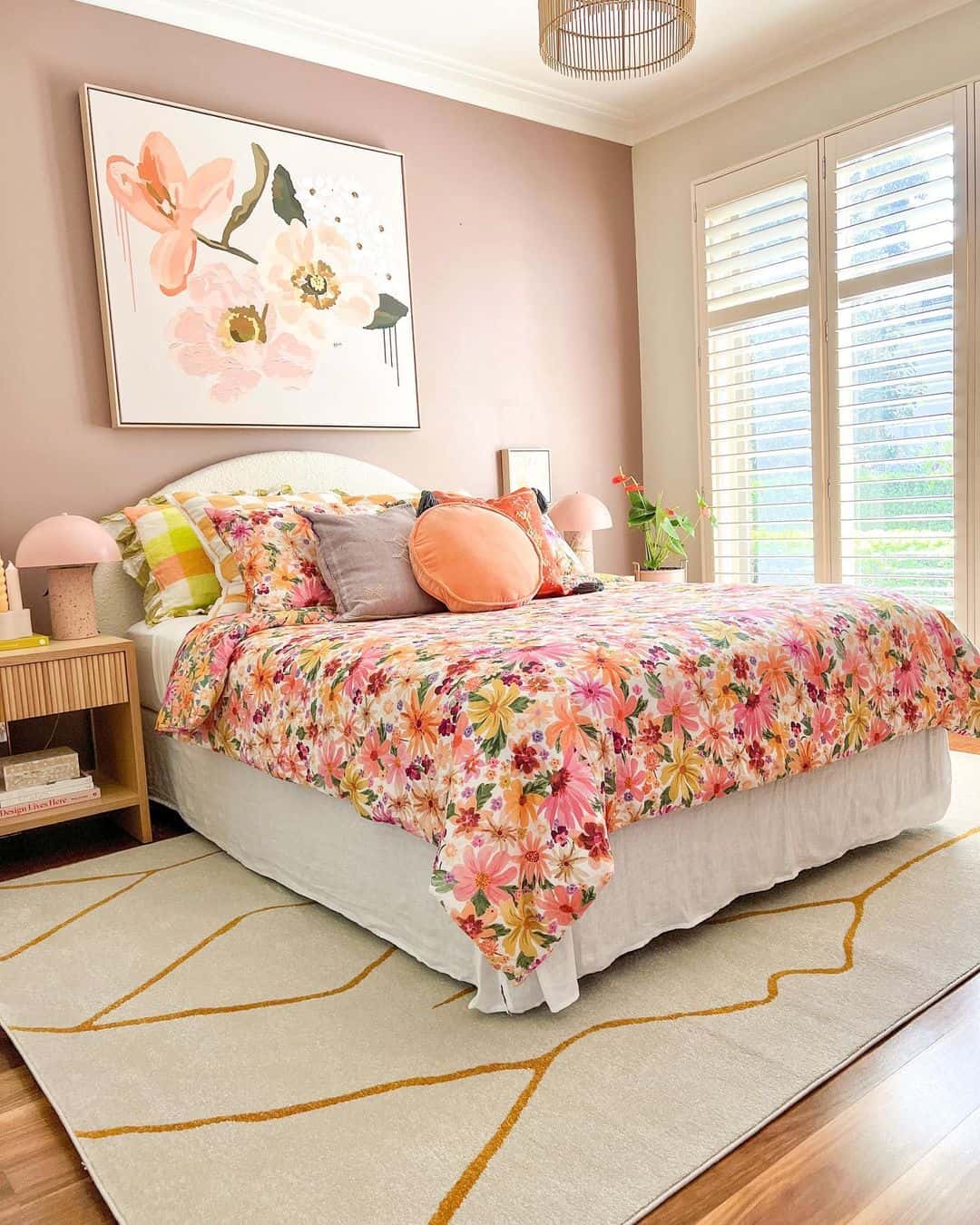 Teenage Dream: Modern Florals for a Chic Bedroom