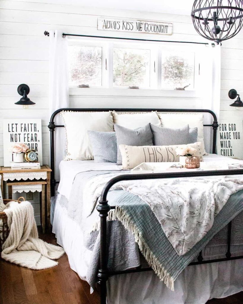 7+ Bohemian Farmhouse Bedroom Designs for Comfort and Charm