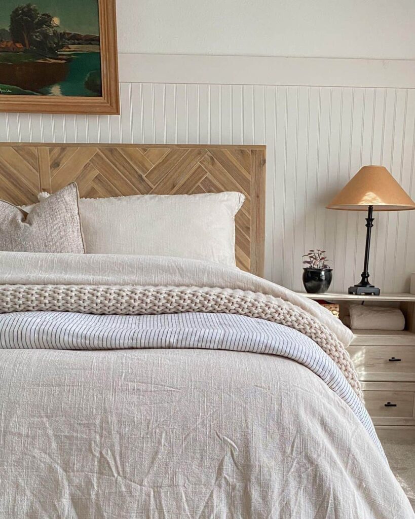 7+ Cozy and Stylish Small Farmhouse Bedroom Ideas for Maximum Space