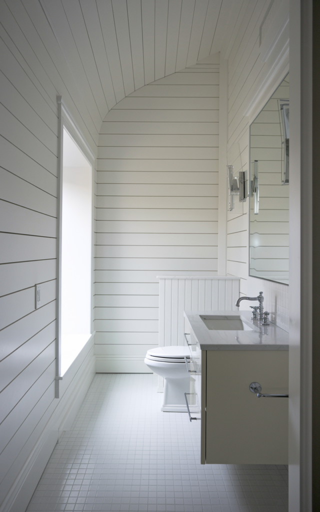 Keep It Minimal in a Modern Bathroom
