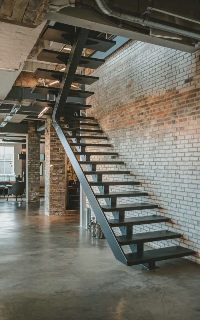 Use black metal treads for an industrial edge 🖤