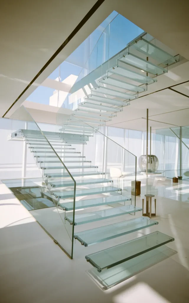 Use glass treads for a futuristic vibe 🪞